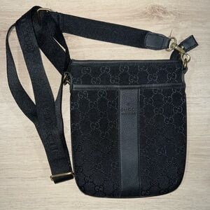 🖤 Vintage Gucci Black GG Canvas Messenger Crossbody Bag